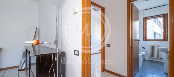 2 bedrooms Apartment in Bergamo, Italy No. 380833 20