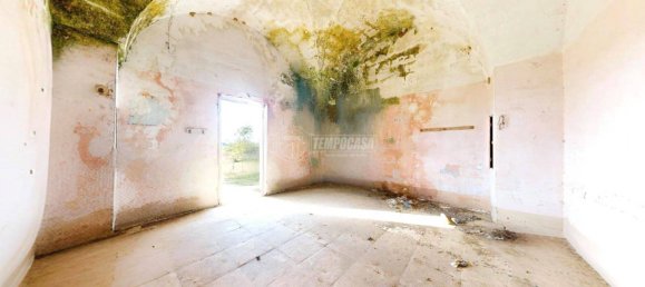 Edificio de 5 habitaciónes en San Donato di Lecce, Italy No. 117738 9