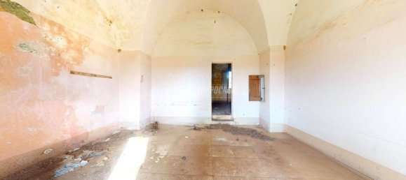 Edificio de 5 habitaciónes en San Donato di Lecce, Italy No. 117738 2