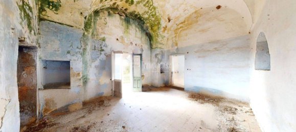 Edificio de 5 habitaciónes en San Donato di Lecce, Italy No. 117738 3