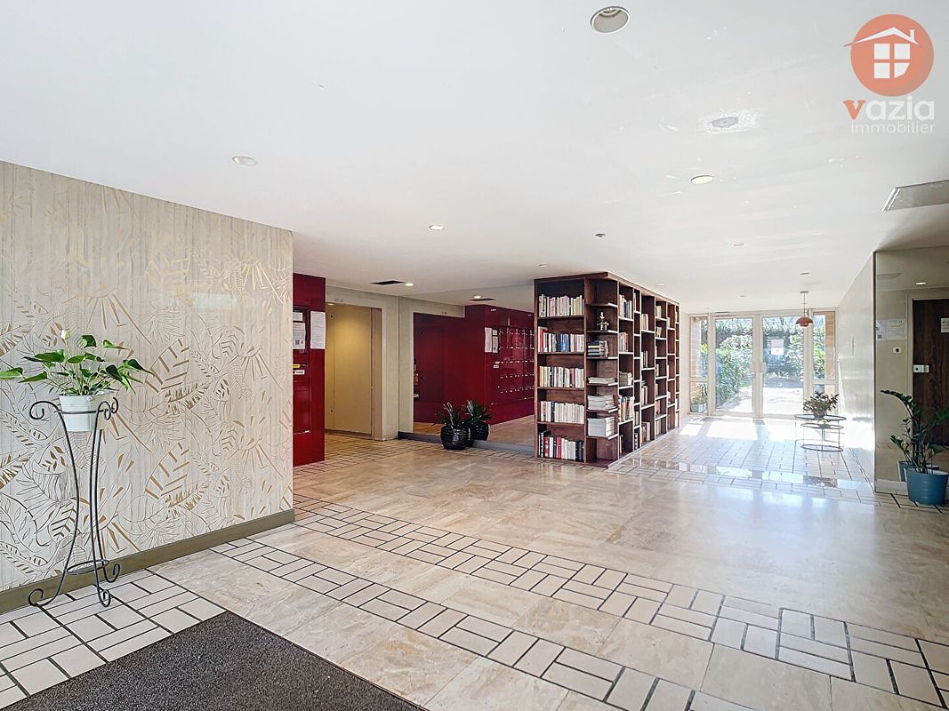 2 bedrooms Apartment in Puteaux, France No. 150946