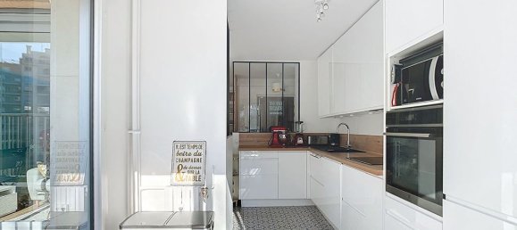 2 bedrooms Apartment in Puteaux, France No. 150946 5