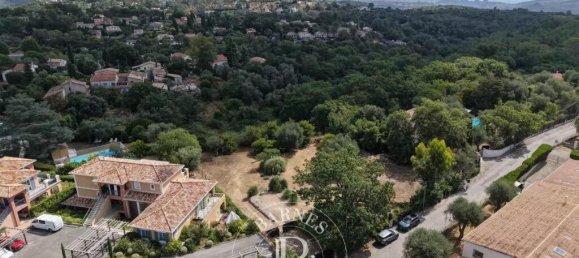 Terreno en Roquefort-les-Pins, France 2749 m² No. 343620 18