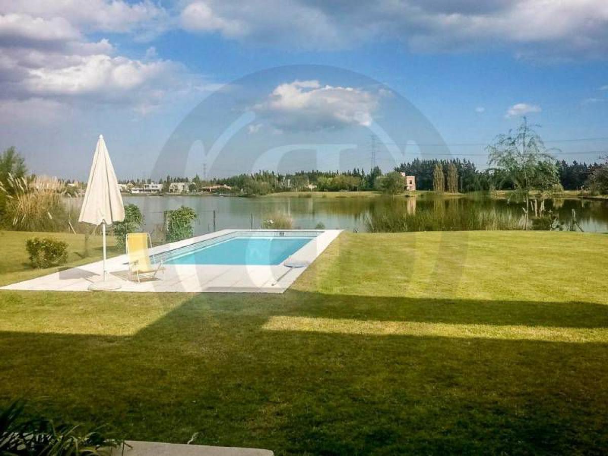 4 bedrooms House in Tigre, Argentina No. 96850