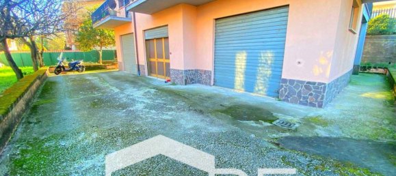 30m² Garage in Rome, Italy No. 124264 10