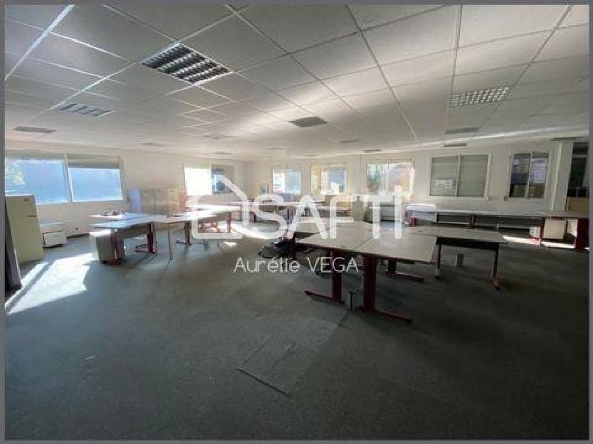 Офис 300м² в Лавлане, Франция № 20546