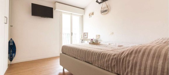 2 bedrooms Apartment in Pesaro, Italy No. 374087 7