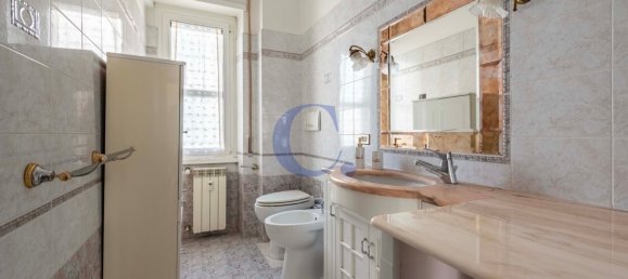 4 bedrooms Apartment in Rome, Italy No. 357024 31