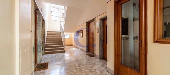 4 bedrooms Apartment in Rome, Italy No. 357024 9