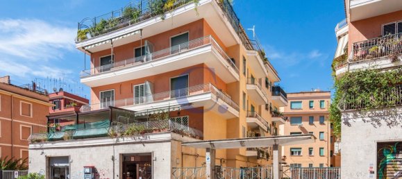 4 bedrooms Apartment in Rome, Italy No. 357024 3