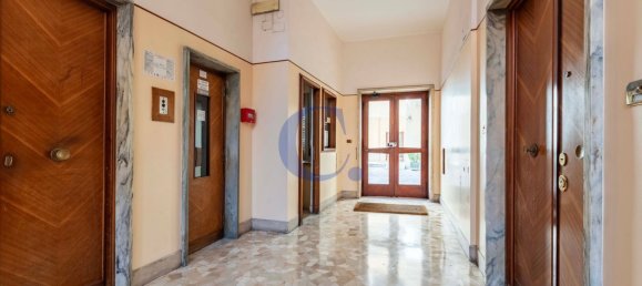 4 bedrooms Apartment in Rome, Italy No. 357024 8