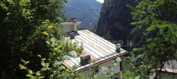 4 bedrooms Villa in Val di Zoldo, Italy No. 273045 3