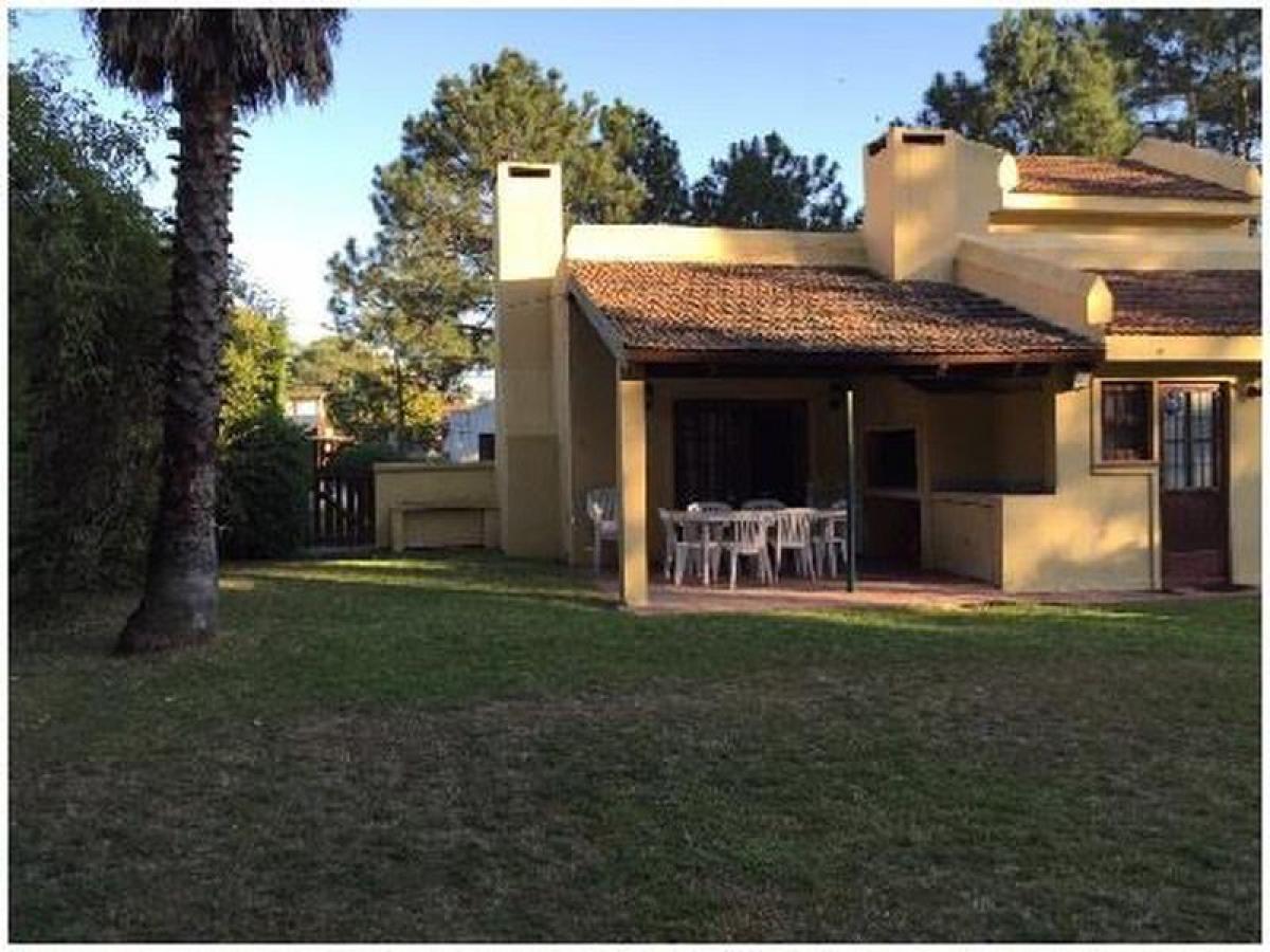 3 bedrooms House in Maldonado, Uruguay No. 7313