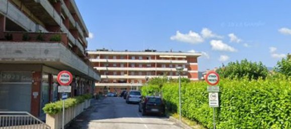 Apartamento de 3 dormitorios en Fabriano, Italy No. 327866 2