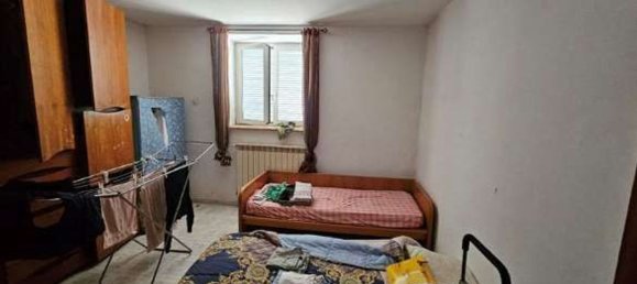 4 rooms Apartment in Rome, Italy No. 190618 3