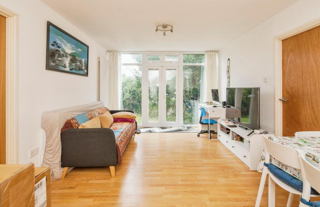 2 bedrooms Apartment in London, United Kingdom No. 11604