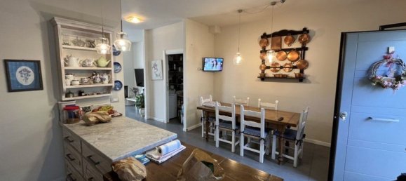 4 bedrooms House in Massa, Italy No. 322433 9