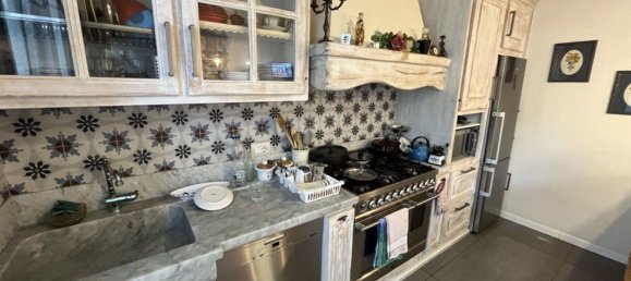 4 bedrooms House in Massa, Italy No. 322433 10