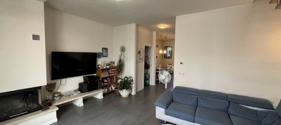 4 bedrooms House in Massa, Italy No. 322433 4