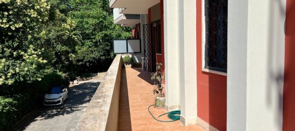 4 rooms Apartment in Rome, Italy No. 209840 9