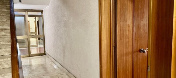 4 rooms Apartment in Rome, Italy No. 209840 3