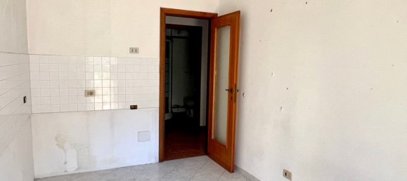 4 rooms Apartment in Rome, Italy No. 209840 13
