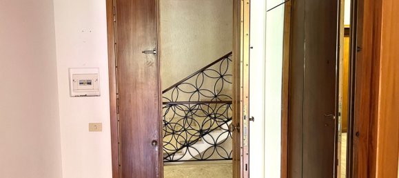 4 rooms Apartment in Rome, Italy No. 209840 4