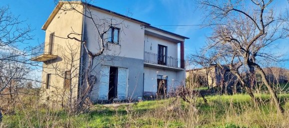 4 rooms House in Gesualdo, Italy No. 113697 2