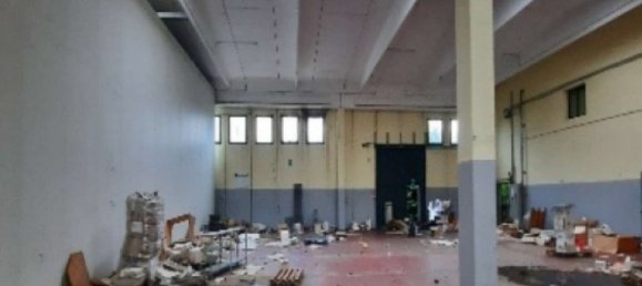 Armazém em Cassano Magnago, Italy 1920 m² N.º 295077 10