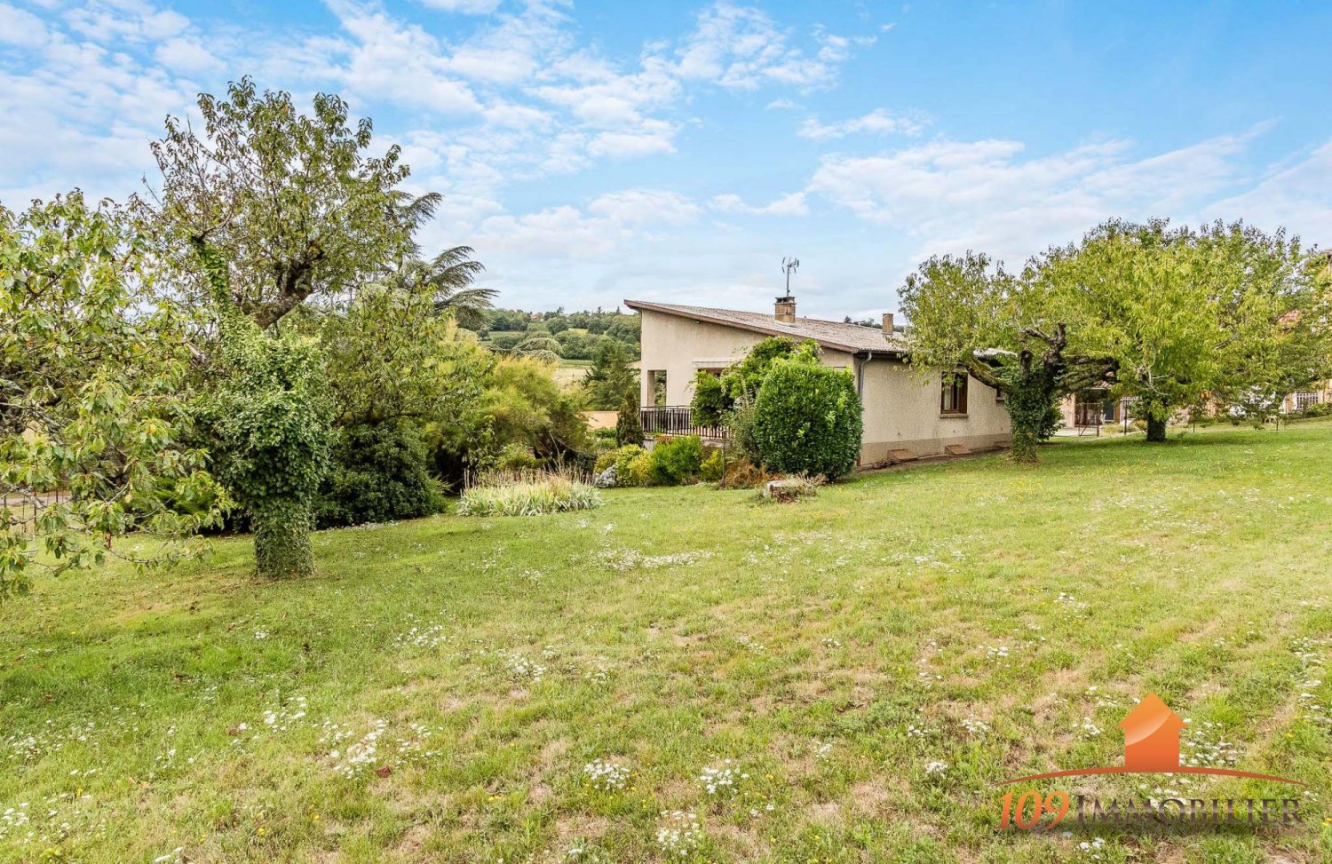 2 bedrooms House in Frontenas, France No. 330960