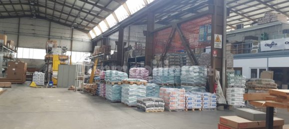 Entrepôt à Civate, Italy 1043m² No. 209208 7