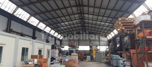 Entrepôt à Civate, Italy 1043m² No. 209208 2