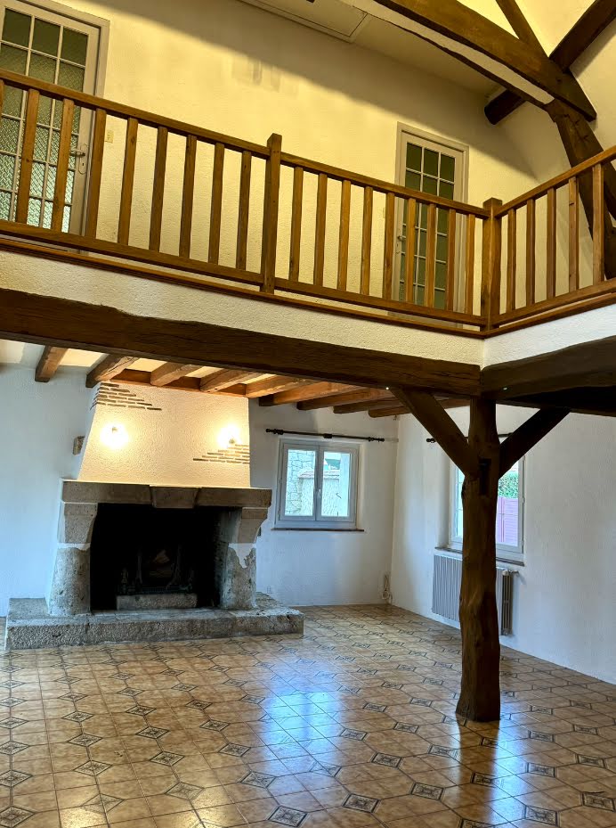5 bedrooms House in Chartres, France No. 93442