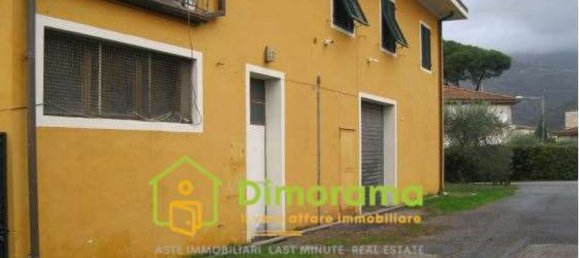 Propriété commerciale à Lucca, Italy 115m² No. 194277 8