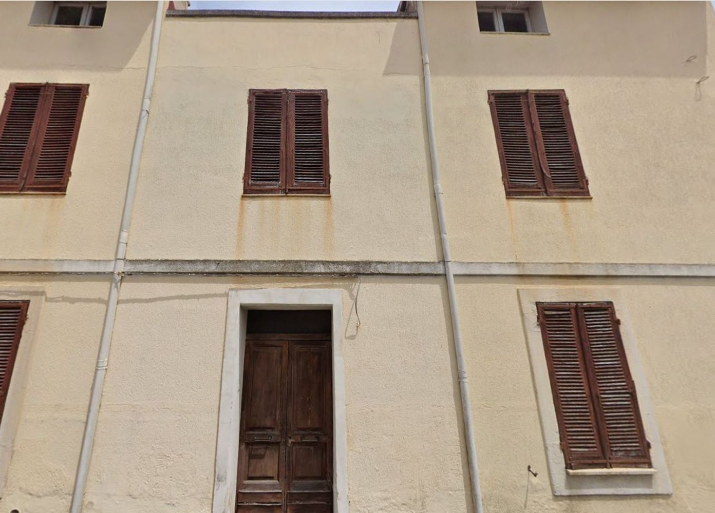 257m² Office in Thiesi, Italy No. 383357