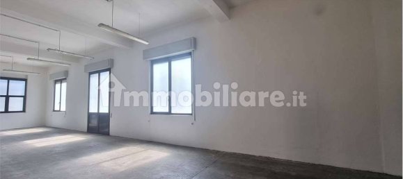 2 rooms Commercial property in Rovereto, Italy No. 145604 3