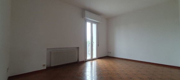 3 Schlafzimmer Wohnung in Finale Emilia, Italy, Nr. 331397 2