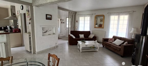 4 bedrooms House in Nogent-le-Roi, France No. 155650 5
