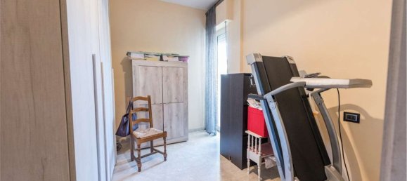 4-salle Appartement à Montesilvano, Italy No. 43177 21