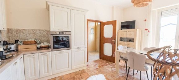4-salle Appartement à Montesilvano, Italy No. 43177 11