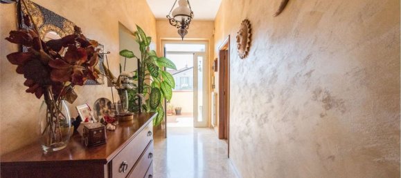 4-salle Appartement à Montesilvano, Italy No. 43177 12