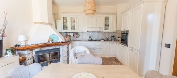 4-salle Appartement à Montesilvano, Italy No. 43177 8