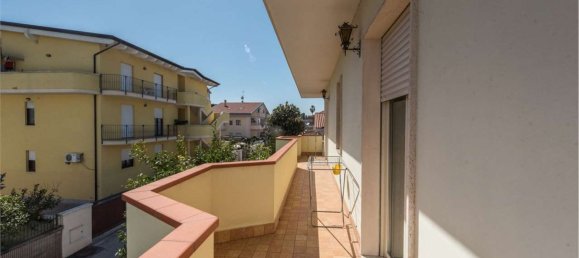 4-salle Appartement à Montesilvano, Italy No. 43177 26