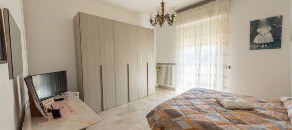 4-salle Appartement à Montesilvano, Italy No. 43177 15