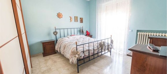 4-salle Appartement à Montesilvano, Italy No. 43177 17