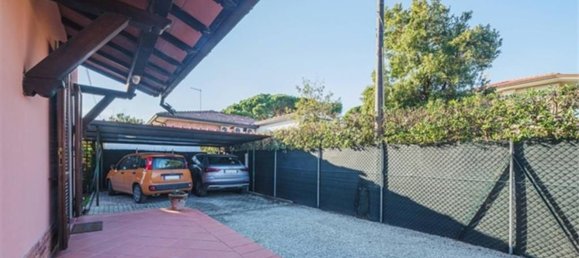 2 bedrooms Villa in Forte dei Marmi, Italy No. 371012 5