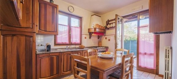 2 bedrooms Villa in Forte dei Marmi, Italy No. 371012 3