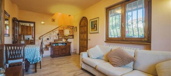 2 bedrooms Villa in Forte dei Marmi, Italy No. 371012 2