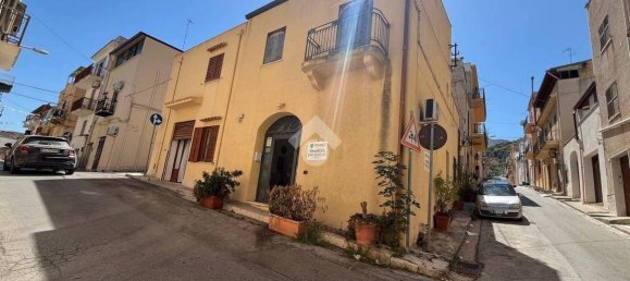 2 bedrooms House in Castellammare del Golfo, Italy No. 352119 2