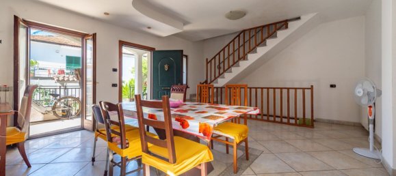 6 rooms House in Rome, Italy No. 270670 4